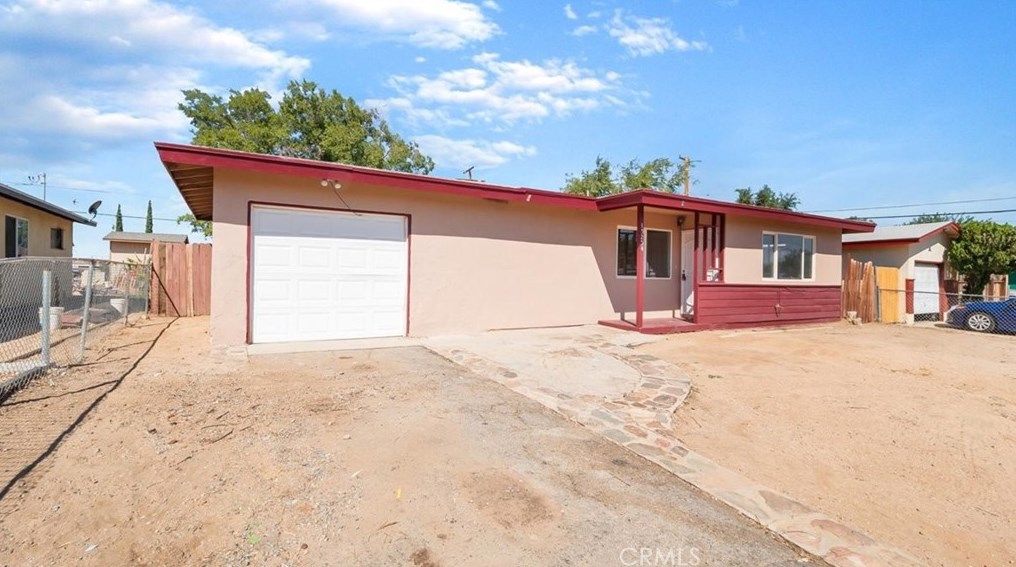 15254 Las Piedras Dr, Victorville, CA 92395