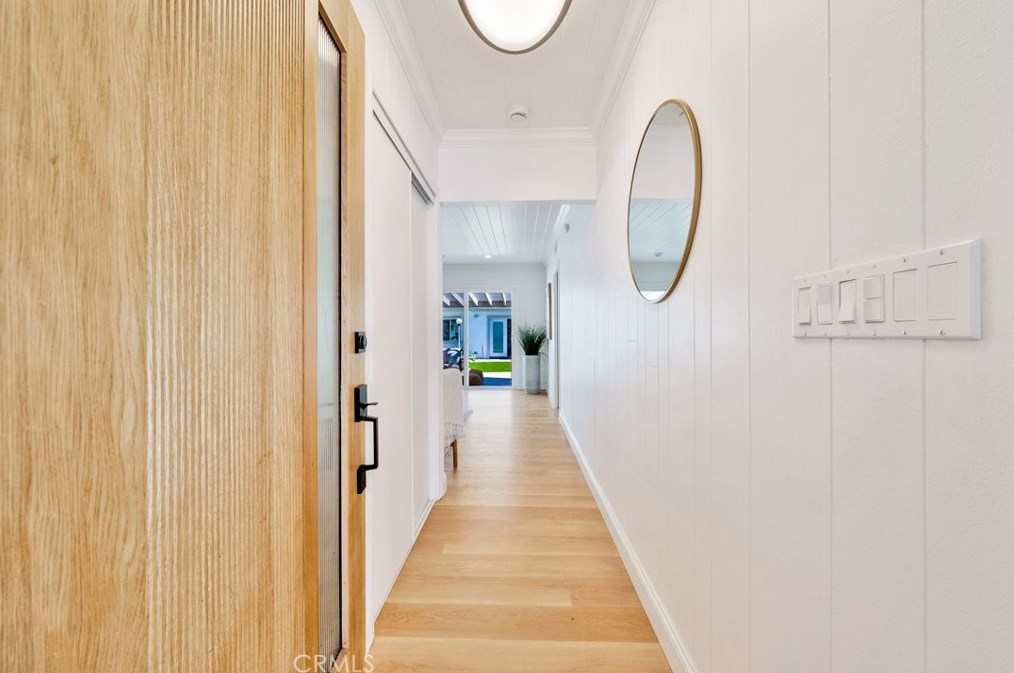 1442 Walgrove Ave, Los Angeles, CA 90066-2245