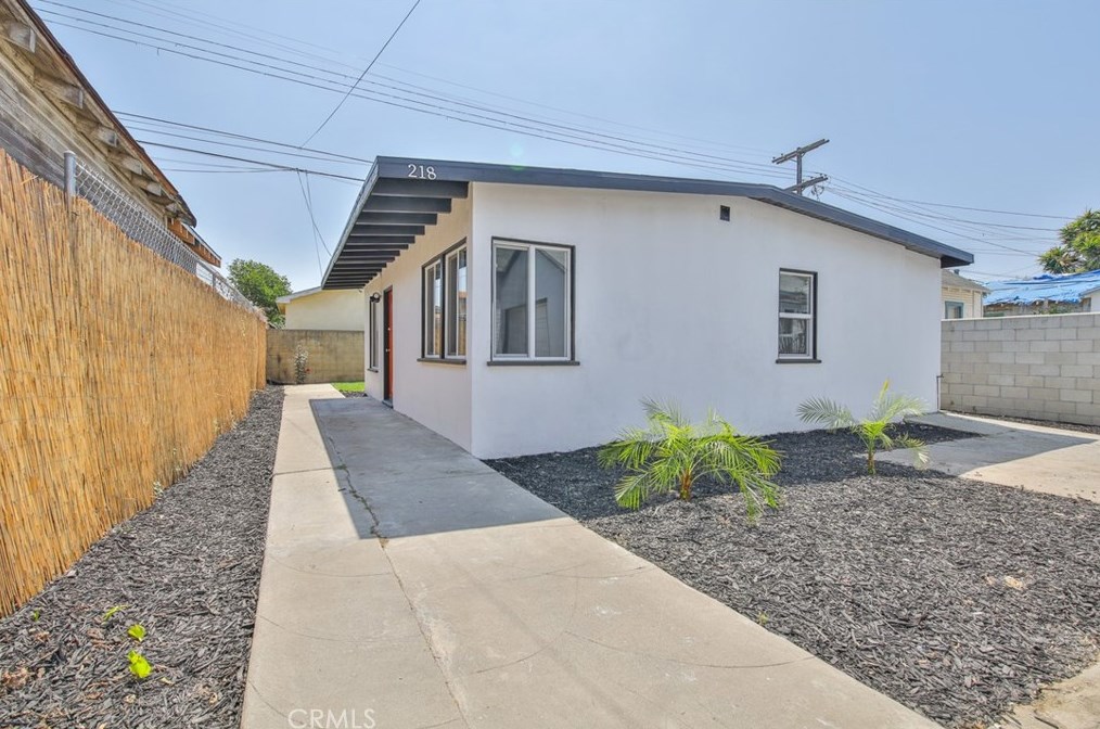 216 66 St, Los Angeles CA  90003-1813 exterior