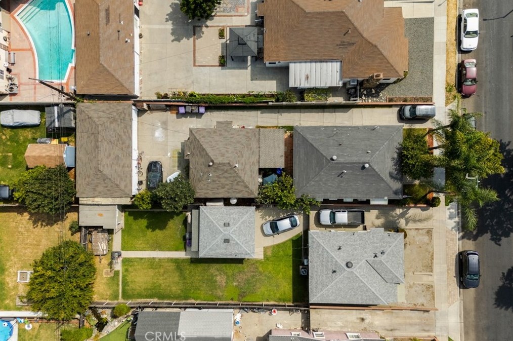 1725 55th St, Long Beach CA  90805-5318 exterior