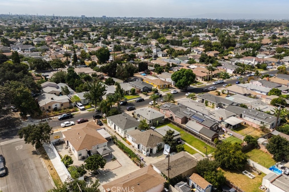 1725 55th St, Long Beach CA  90805-5318 exterior