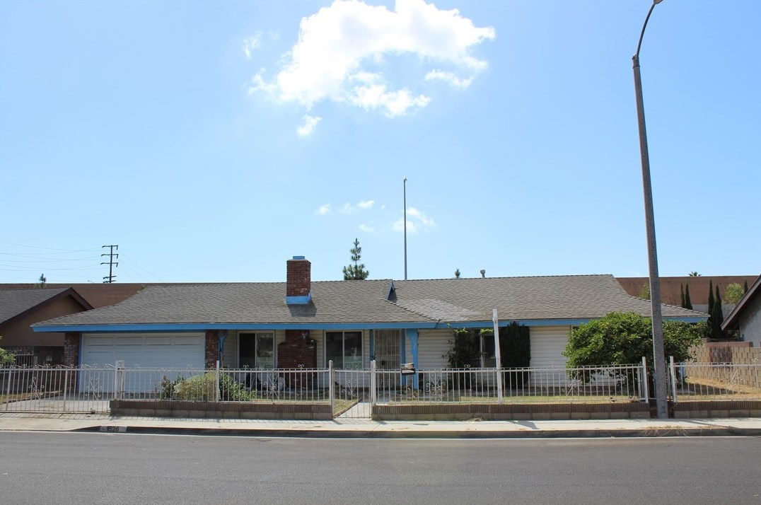 1526 E Bach St, Long Beach, CA 90745