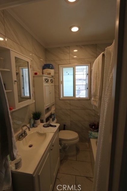 344 84 Pl, Los Angeles CA  90003-3106 exterior