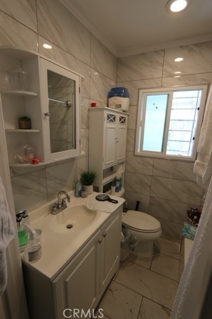 344 84 Pl, Los Angeles CA  90003-3106 exterior