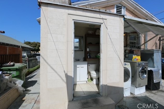 344 84 Pl, Los Angeles CA  90003-3106 exterior