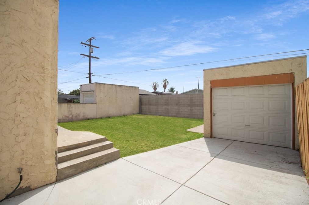 606 98th St, Los Angeles, CA 90044-4626