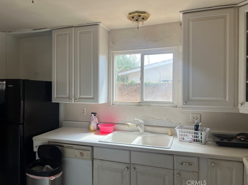19004 Galway Ave, Long Beach, CA 90746