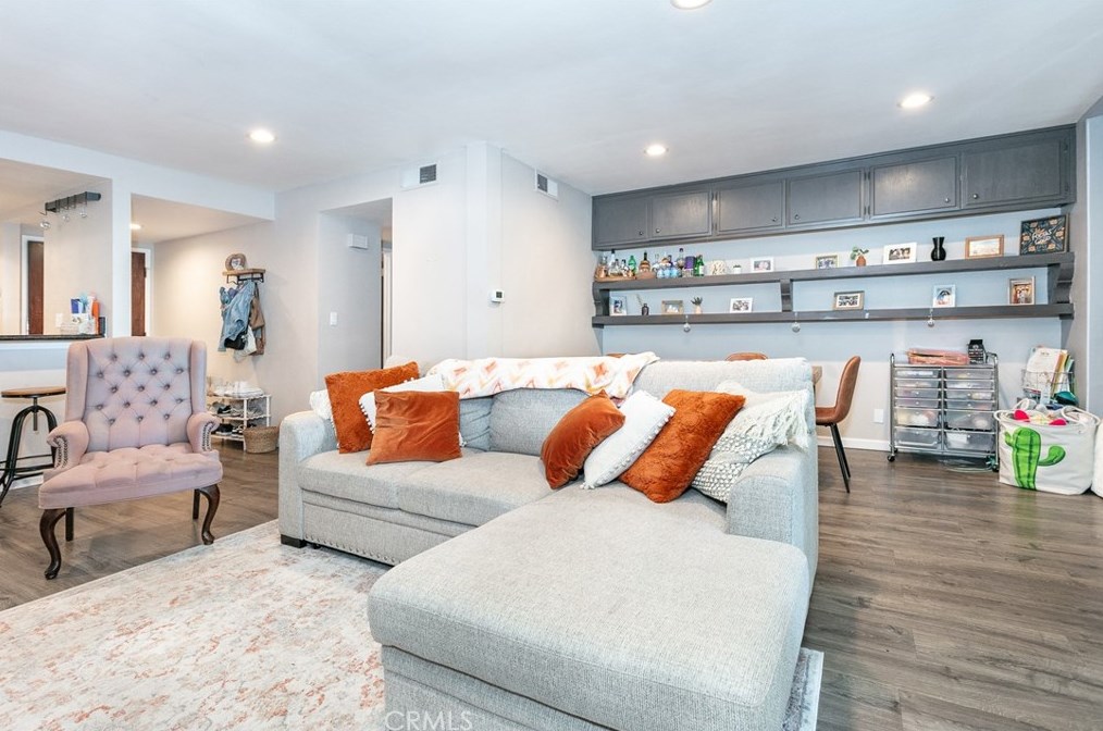 12113 Beverly Blvd, Whittier, CA 90601-2941