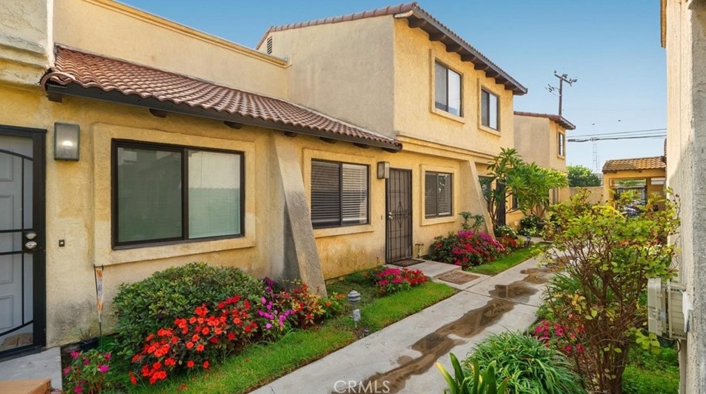 9903 Cedar St, Bellflower, CA 90706-7302