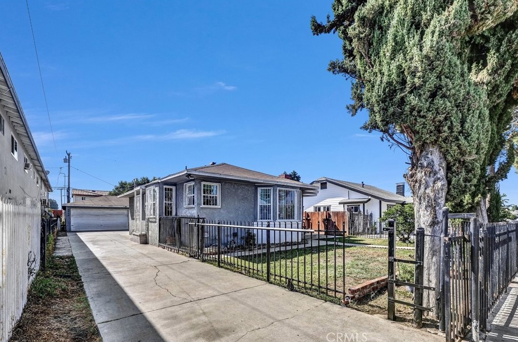 3358 Louise St, Lynwood, CA 90262