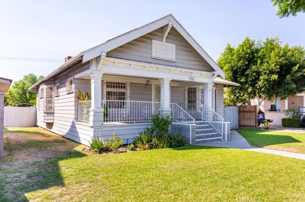 2947 Dalton Ave, Los Angeles, CA 90018-3131