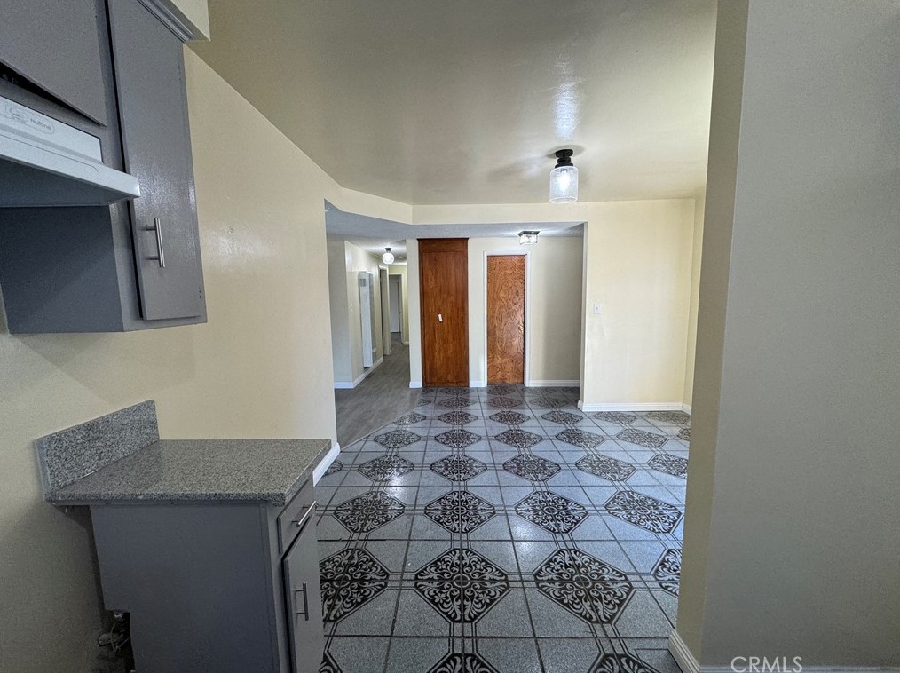 624 85th St, Los Angeles CA  90001-3625 exterior