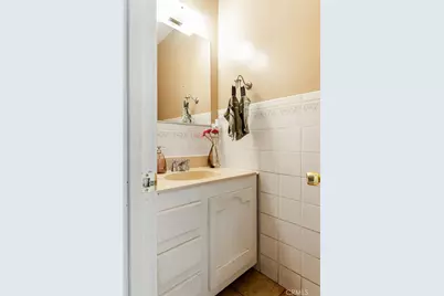 10431 Lesterford Avenue, Downey, CA 90241 - Photo 22
