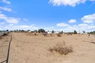 11524 Paramount Rd, Phelan, CA 92371 - Photo 32