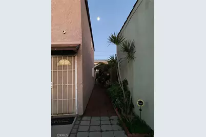 10316 S San Pedro Street, Los Angeles, CA 90003 - Photo 2