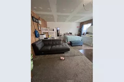 9850 Cypress Avenue, Fontana, CA 92335 - Photo 16