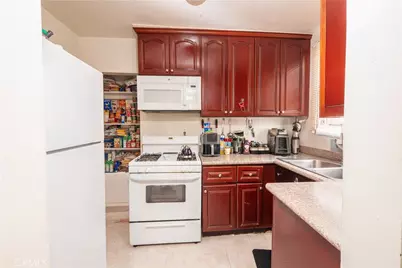 1931 W 35th Street, Los Angeles, CA 90018 - Photo 12