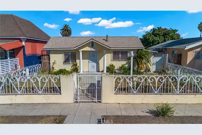 8810 Menlo Avenue, Los Angeles, CA 90044 - Photo 1