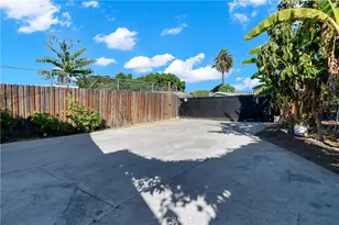 8810 Menlo Ave, Los Angeles, CA 90044 - Photo 22