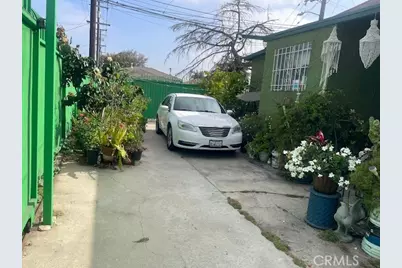 1113 E 83rd Street, Los Angeles, CA 90001 - Photo 2