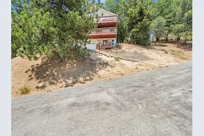 30134 Enchanted Way, Running Springs, CA 92382 - Photo 16