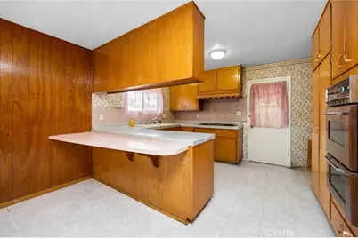 19327 Galway Ave, Carson, CA 90746 - Photo 8