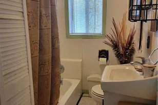 718 S Vine Ave, Ontario, CA 91762 - Photo 12