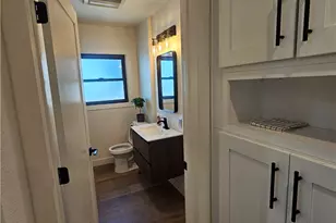 17037 Covello St, Van Nuys, CA 91406 - Photo 20