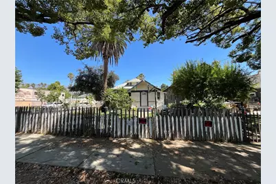 474 N Euclid Avenue, Pasadena, CA 91101 - Photo 2