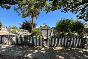 474 N Euclid Ave, Pasadena, CA 91101 - Photo 2