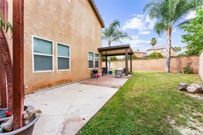 7933 Shadow Trails Lane, Jurupa Valley, CA 92509 - Photo 18