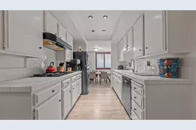 14521 Benefit St #102, Sherman Oaks, CA 91403 - Photo 10