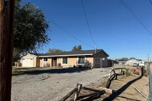 18140 Capri St, Hesperia, CA 92345 - Photo 4