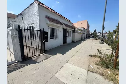 5881 S Broadway Avenue, Los Angeles, CA 90003 - Photo 2