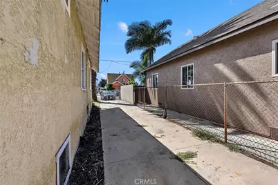 205 E 64th, Los Angeles, CA 90003 - Photo 42