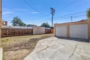 8943 S Hobart, Los Angeles, CA 90047 - Photo 26