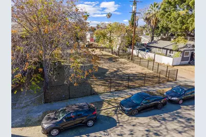 335 North Gordon Street, Pomona, CA 91768 - Photo 4