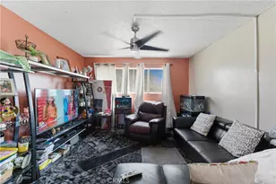 2526 Flower St, Huntington Park, CA 90255 - Photo 12