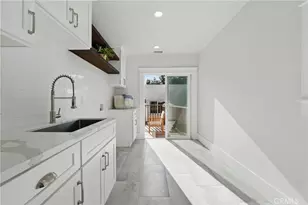 2111 S Bronson Ave, Los Angeles, CA 90018 - Photo 22
