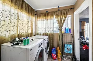 9430 Parmelee Ave, Los Angeles, CA 90002 - Photo 6