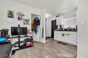 141 W 83rd, Los Angeles, CA 90003 - Photo 10