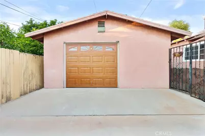 109 W Glencoe, Compton, CA 90220 - Photo 28