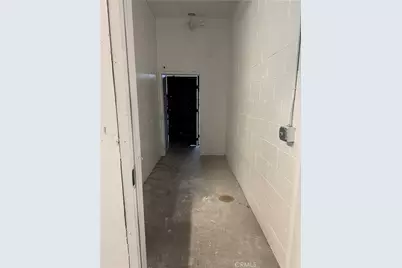 5867 Crocker, Los Angeles, CA 90003 - Photo 8