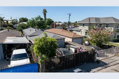 2554 Santa Ana, Los Angeles, CA 90059 - Photo 2