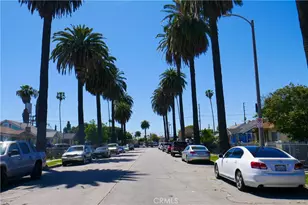 431 W 81st St, Los Angeles, CA 90003 - Photo 2