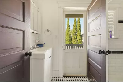 2109 Toberman Street, Los Angeles, CA 90007 - Photo 18