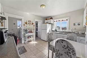 323 W 60th, Los Angeles, CA 90003 - Photo 16