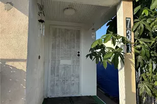 731 W 54th, Los Angeles, CA 90037 - Photo 8