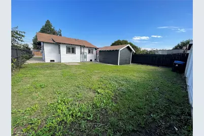 760 W 97th, Los Angeles, CA 90044 - Photo 8