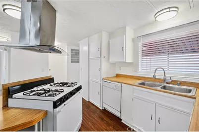 201 E Arrow Highway #12, Glendora, CA 91740 - Photo 28